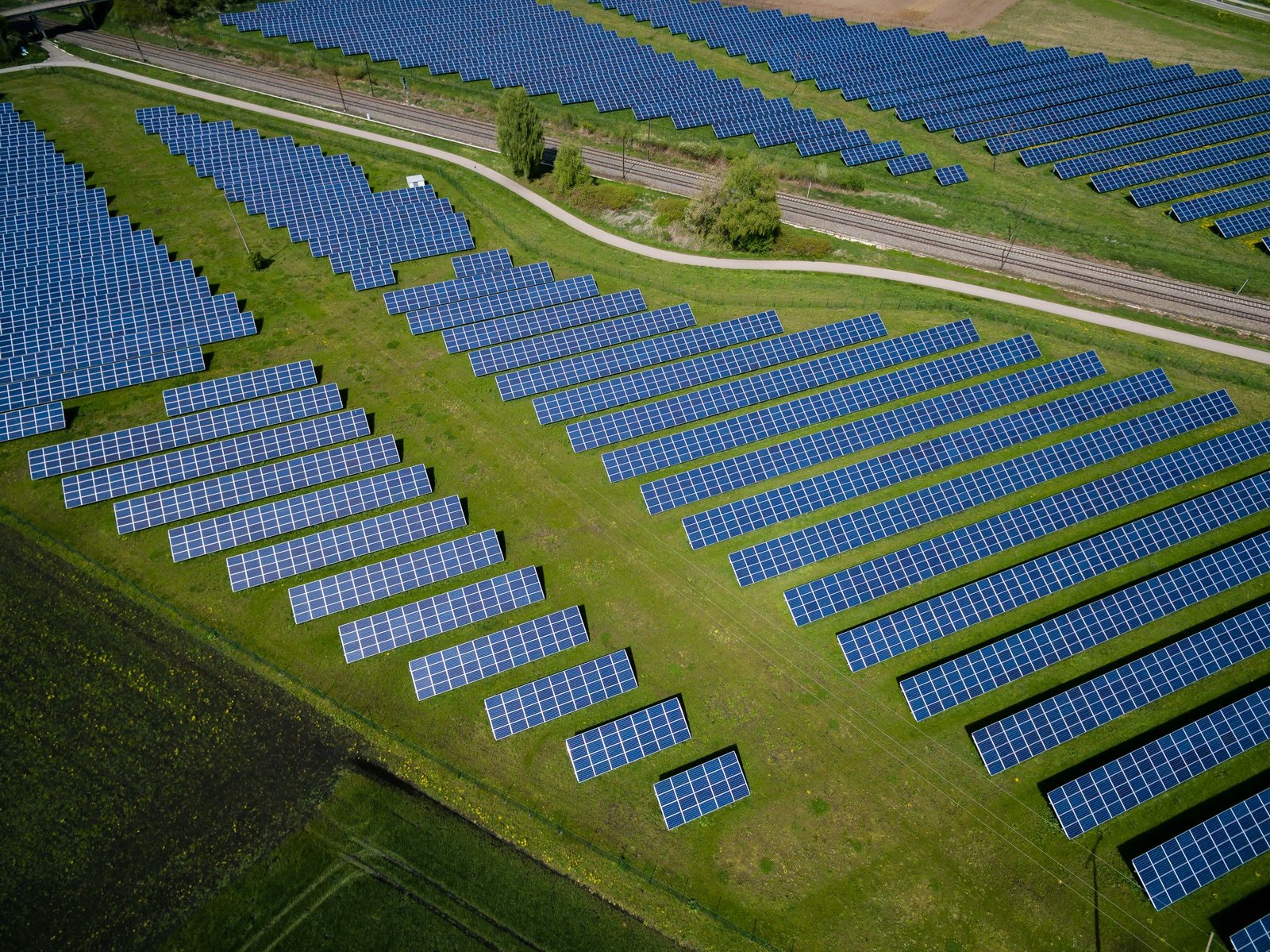 Project team with integrated solar storage equipment